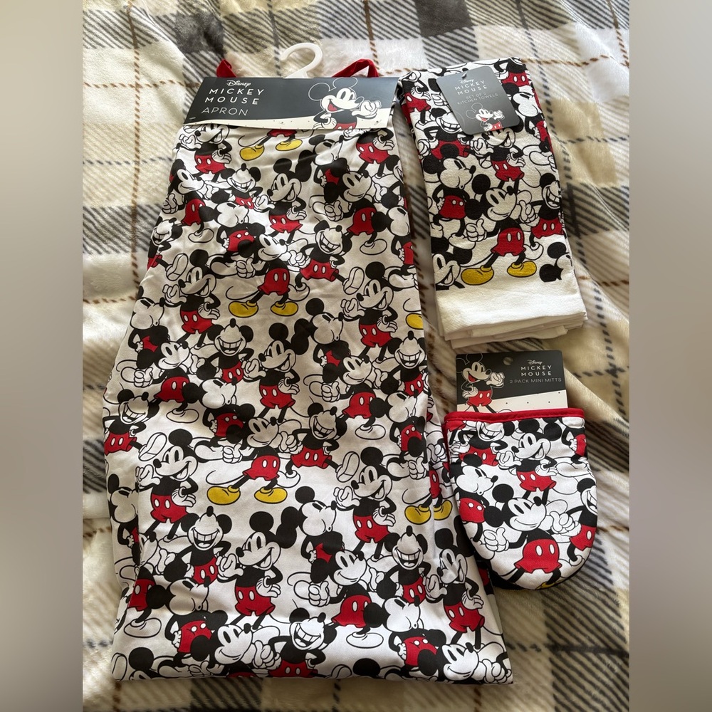 Disney Mickey Mouse Apron, Mickey Mouse Kitchen Towels, Mickey Mouse Mini Mitts